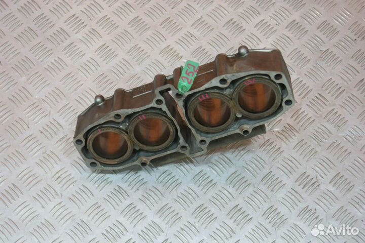 Блок цилиндров Kawasaki ZZR400-1