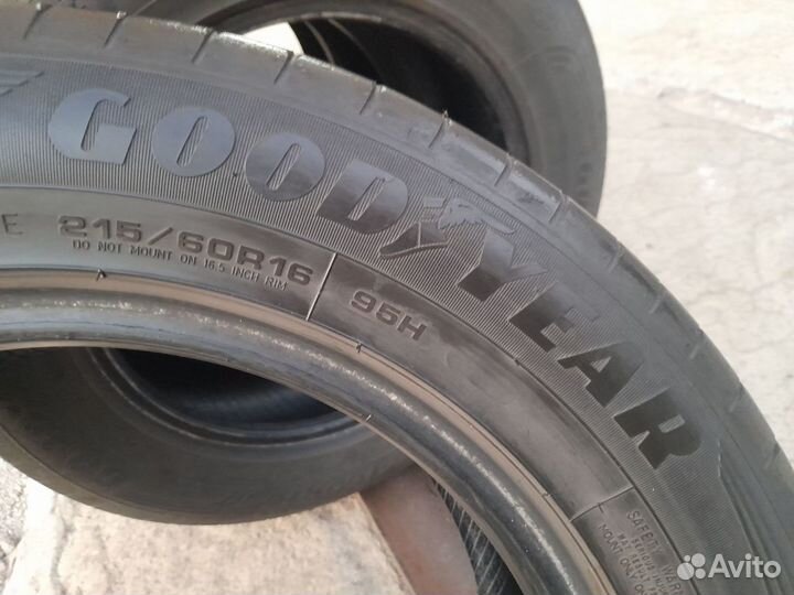 Goodyear EfficientGrip Performance 215/60 R16 95H