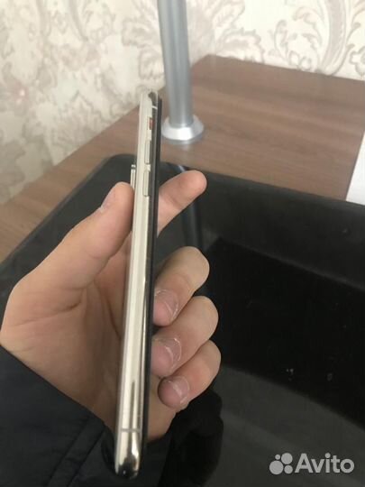 Телефон iPhone 10