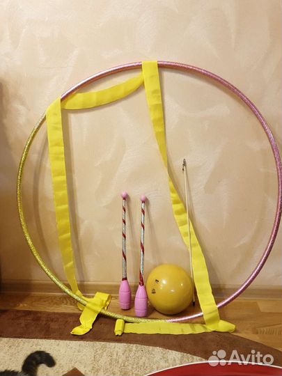 Комплект (обруч, булавы 2шт, мяч и лента)