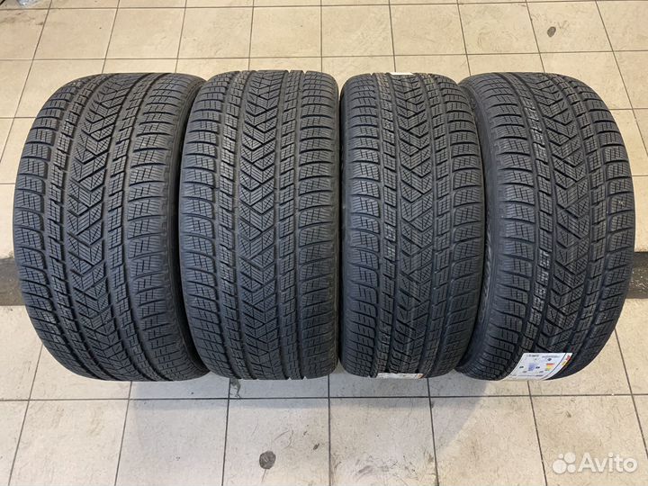 Pirelli Scorpion Winter 325/35 R22 и 285/40 R22 114V