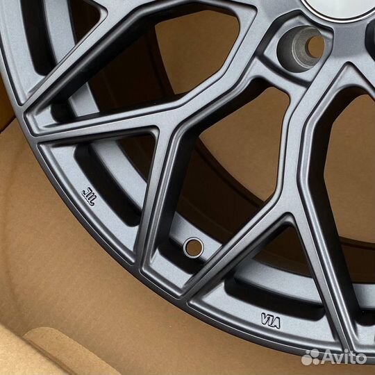 Литые Диски Vossen HF2 R20 5*112 MGM