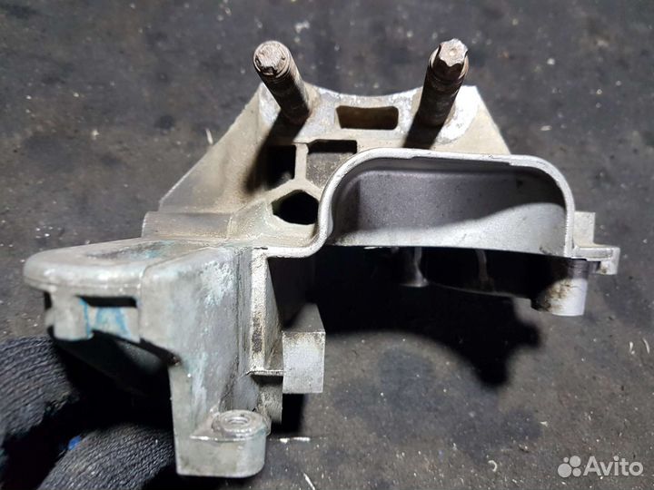 Кронштейн двигателя правый ford focus 2 1.6