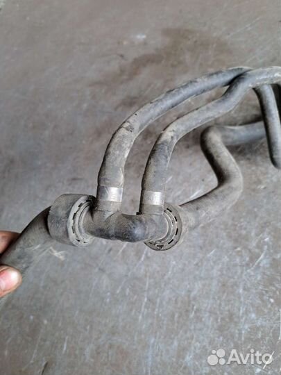 Патрубок охлаждения Mercedes W211