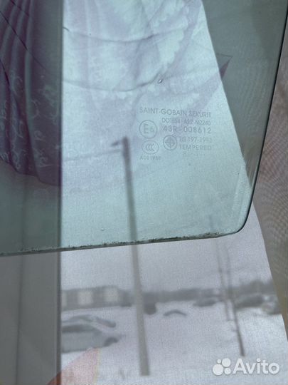 Стекло левое переднее на мазду 3 bk