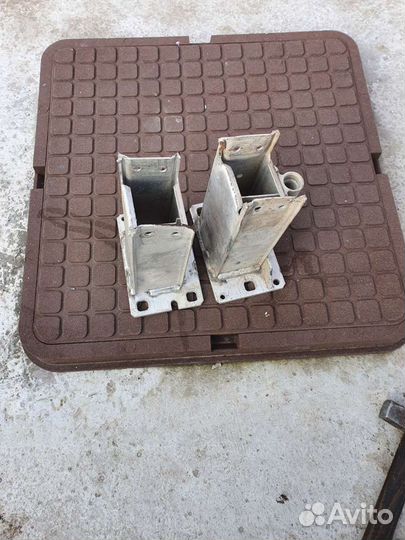 Кронштейн усилителя переднего бампера Audi A4. Клы