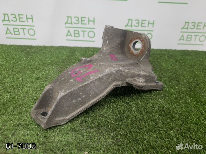 Кронштейн АКПП Audi Allroad A6 C5