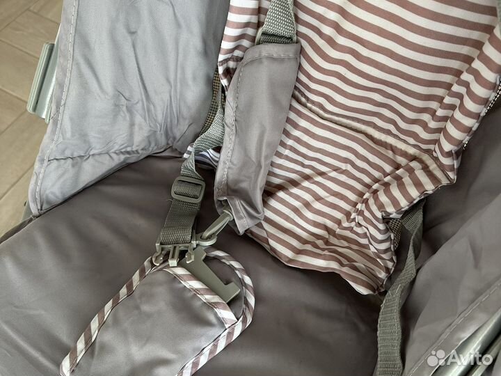 Прогулочная коляска Coral серая