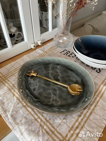 Блюдо большое, тарелки