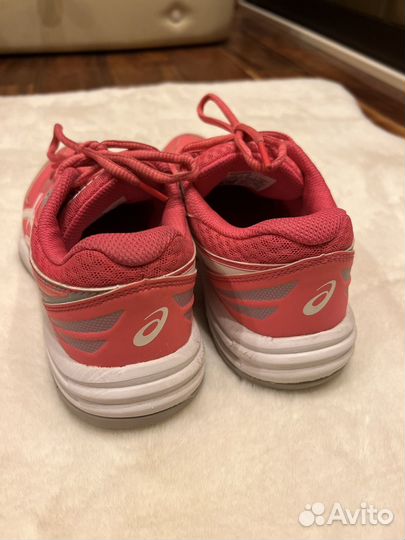 Теннисные кроссовки 36