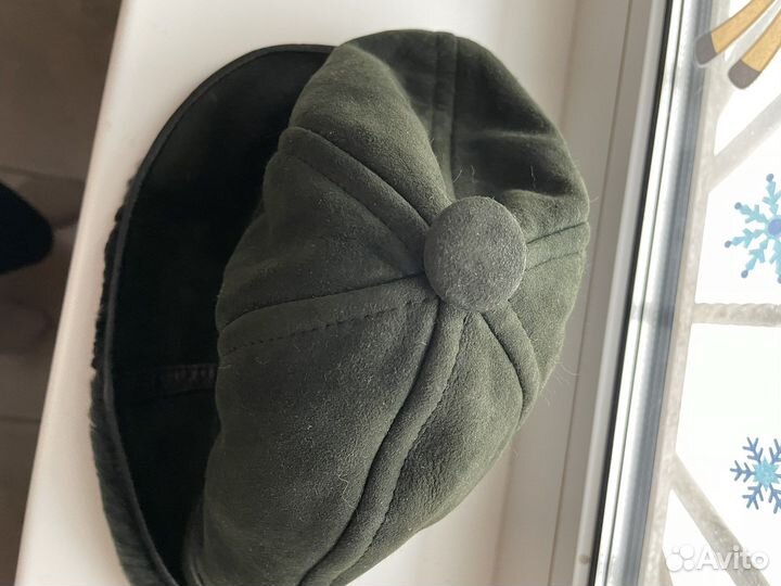 Новая меховая шапка из дубленки