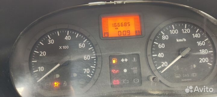 Табло на Renault Logan 1