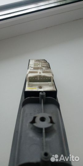 Блок управления стеклоподьемниками