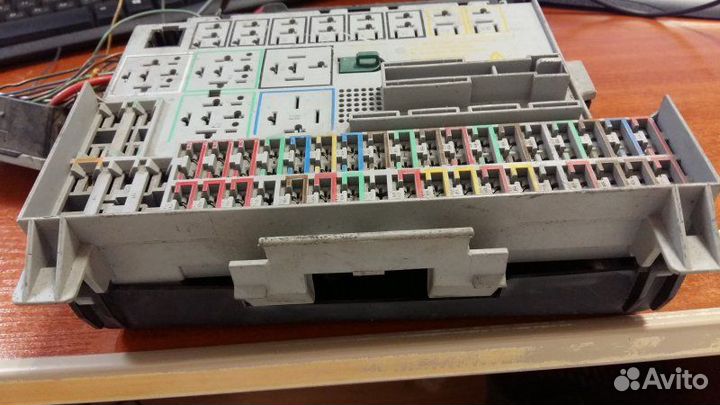 Блок предохранителей Opel Astra 1.7 1999