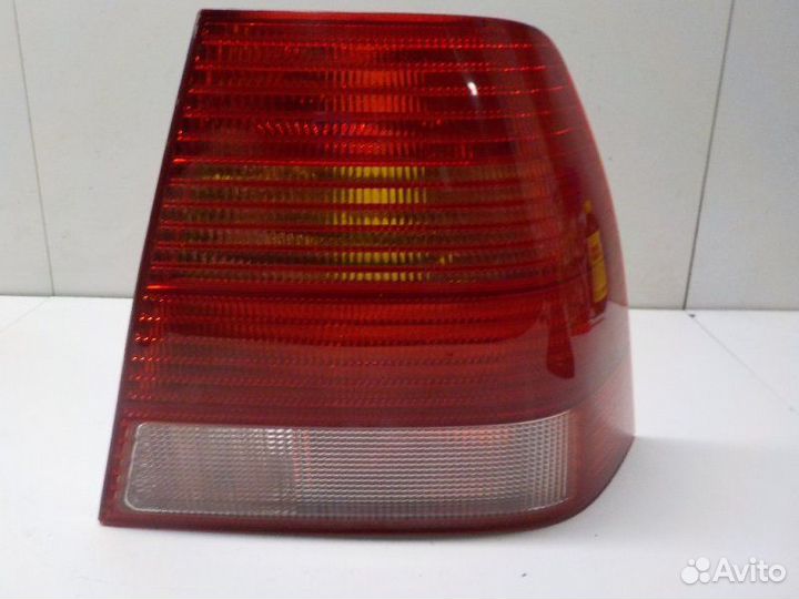 Фонарь задний правый Volkswagen Bora 1997-2005