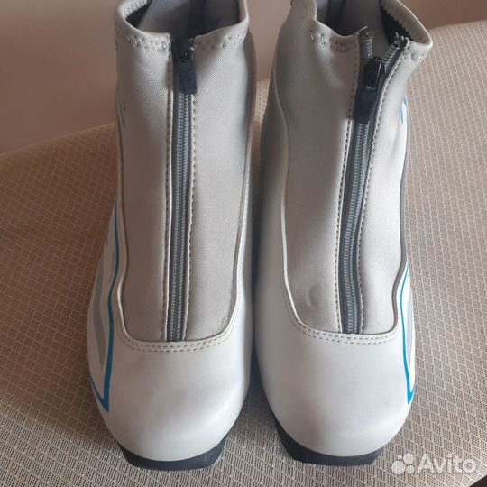 Лыжные ботинки женские