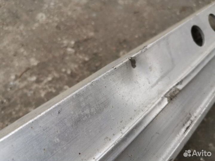 Усилитель заднего бампера Honda Civic III 2005