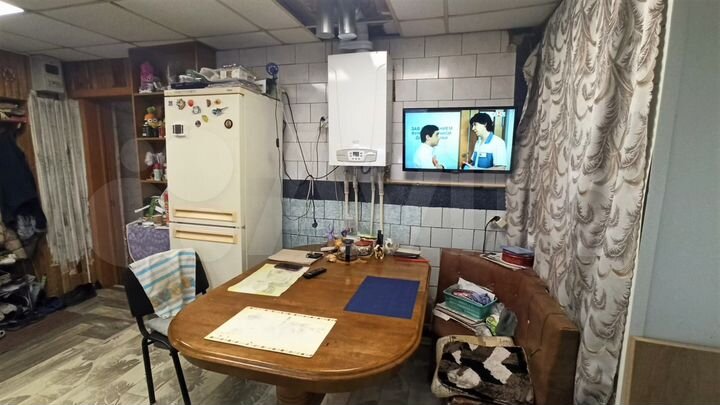 Дом 195 м² на участке 3,8 сот.