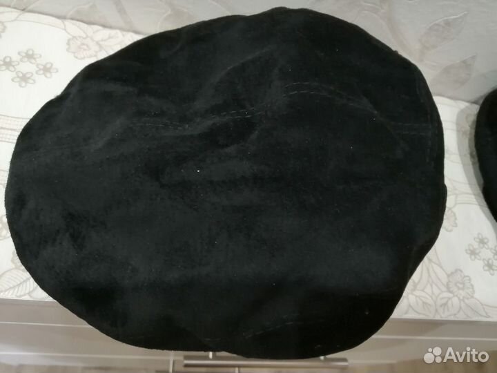 Берет натуральная черная замша 55-60 декор стразы