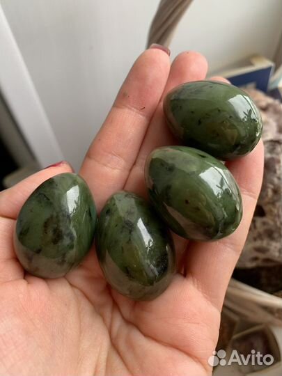 Нефритовые яйца