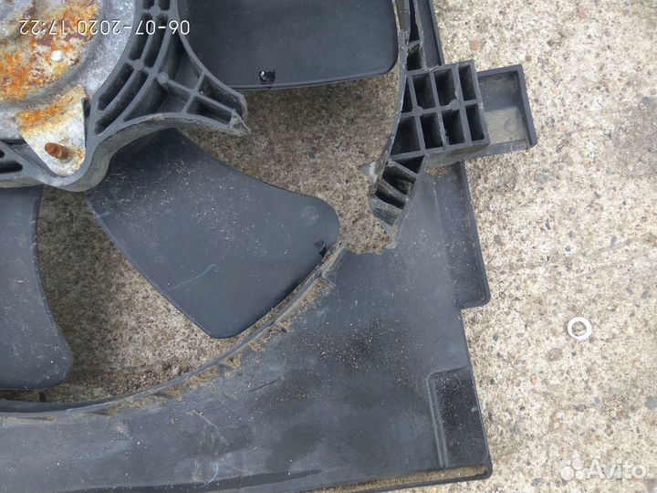 Вентилятор на Пежо 4007 2010 года