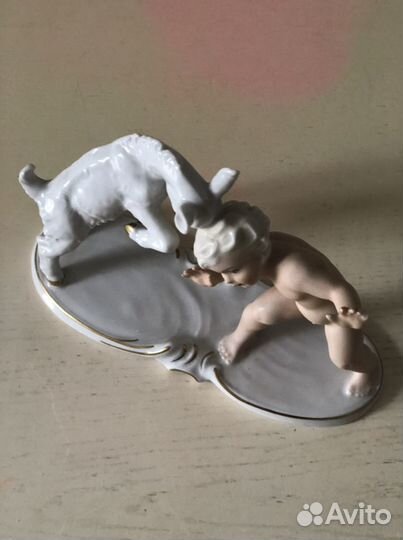 Фарфоровая статуэтка Путти Германия