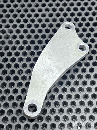 Крепление двигателя Honda CRF 250R 2004-2008