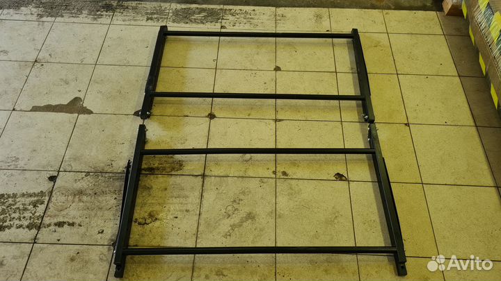 Кронштейн складной для автомобильных колес (полка)