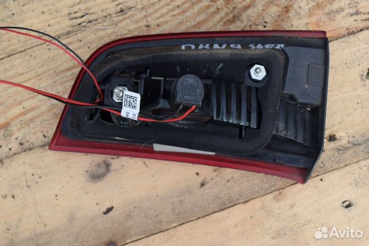 Фонарь крышки багажника левый Volvo S60 2 30796271