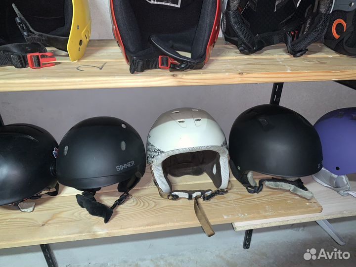 Горнолыжный шлем