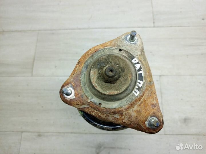 Стойка передняя правая Datsun / LADA