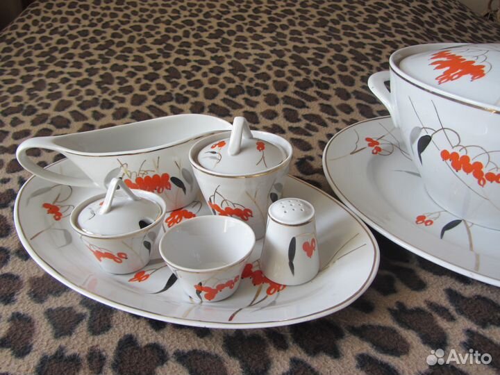 Набор посуды из 8 предметов