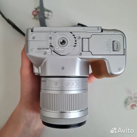 Зеркальный фотоаппарат Canon 200d Отличный