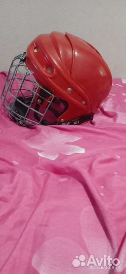 Хоккейный шлем