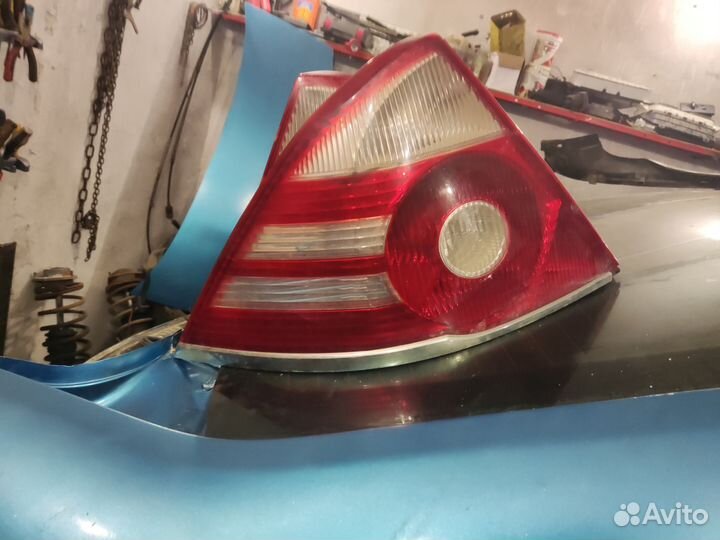 Задние фонари на ford mondeo 3