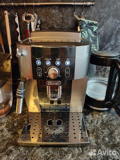 Кофемашина delonghi magnifica s smart