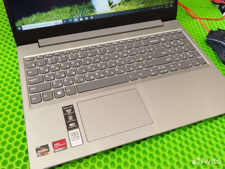 Шикарный Lenovo (RyZ3-4ядра/8GB/SSD+1TB)