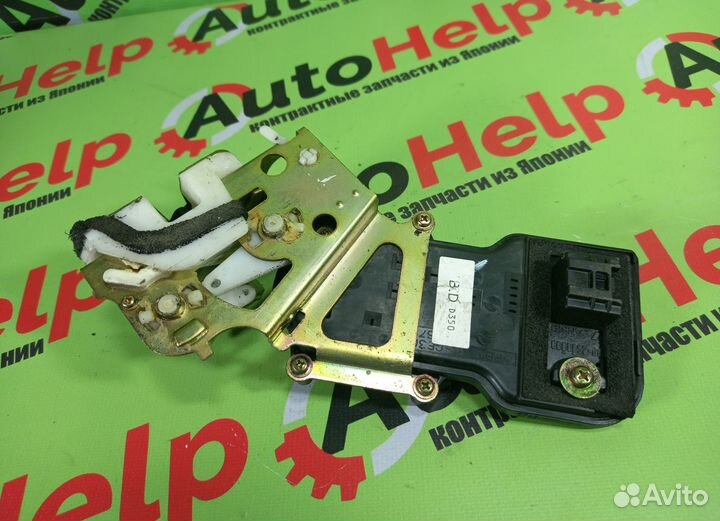 Замок двери mazda demio DY3W задний правый