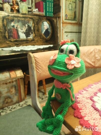 Вязаный лягушонок