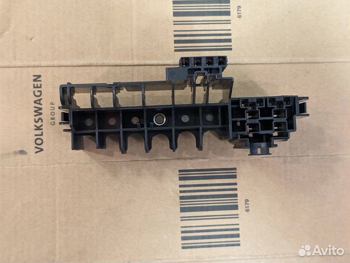 Контактная пластина блoка прeдохранитeлей Skodа Ra