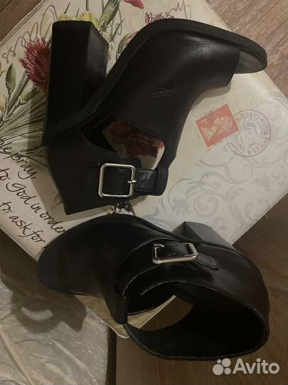 Босоножки Windsor Smith