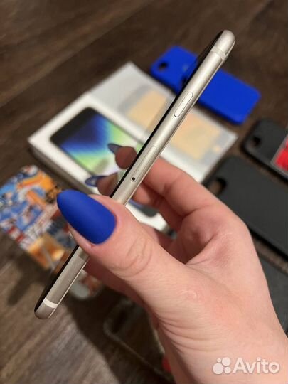 iPhone SE (2022), 64 ГБ