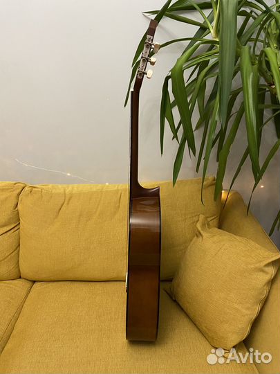 Классическая гитара Yamaha C-40