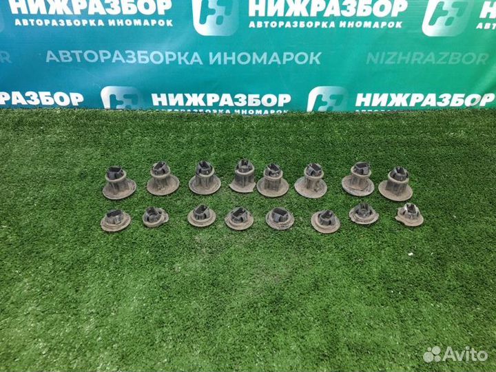 Клипса крепежная Toyota Camry 70 2017