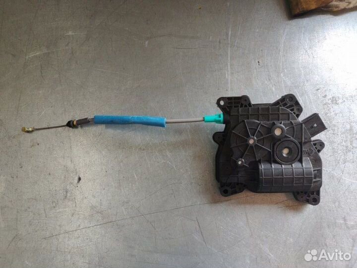 Привод замка багажника задний Genesis G70 седан