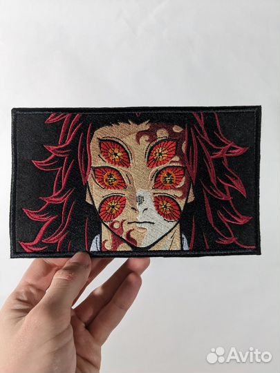 Вышивка на одежде, нашивки