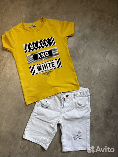 Белые шорты и желтая футболка