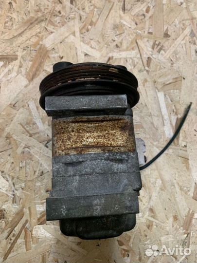 Компрессор кондиционера Mazda Demio 1.3 D3W3 1999