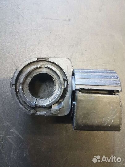 Втулка стабилизатора переднего Volkswagen Golf 5/P