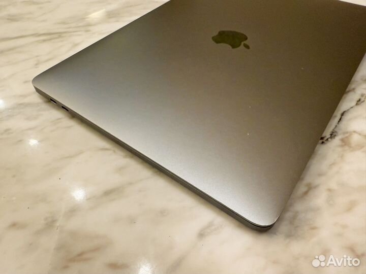 Apple macbook pro 13 2106